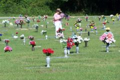 2014-memorial-day-cemetery-flag-05