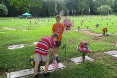 2018-05-28-memorial-day-flags-02